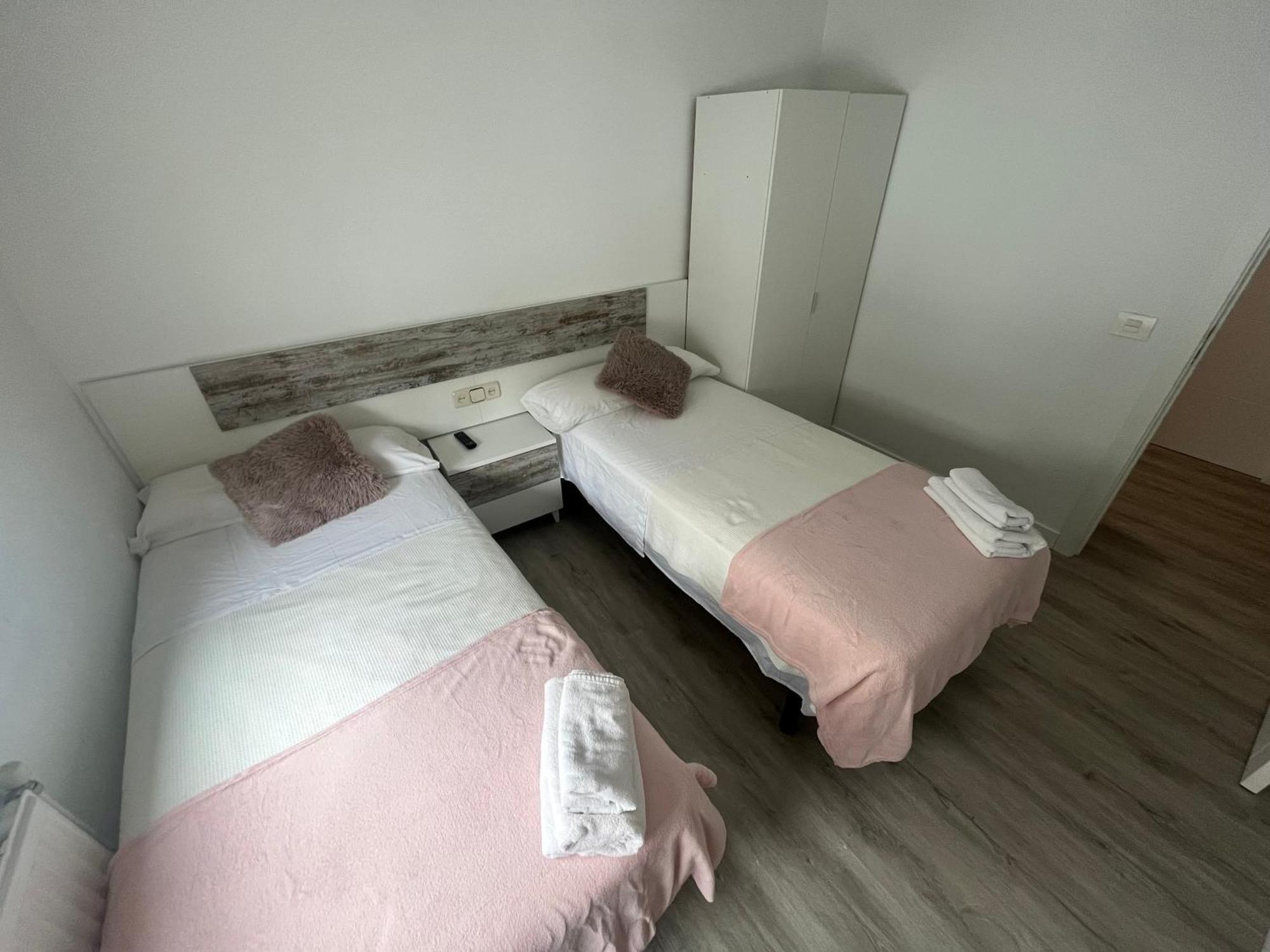 Pension Luzia - Optional Auto Check-In Pamplona Exterior foto